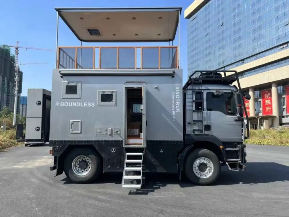 二手房车2022年重汽汕德卡原厂房车全国唯一一台自动挡