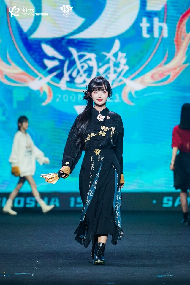 丝绸朋克激发奇妙化学反应,三国杀15周年嘉年华国潮走秀震撼全场