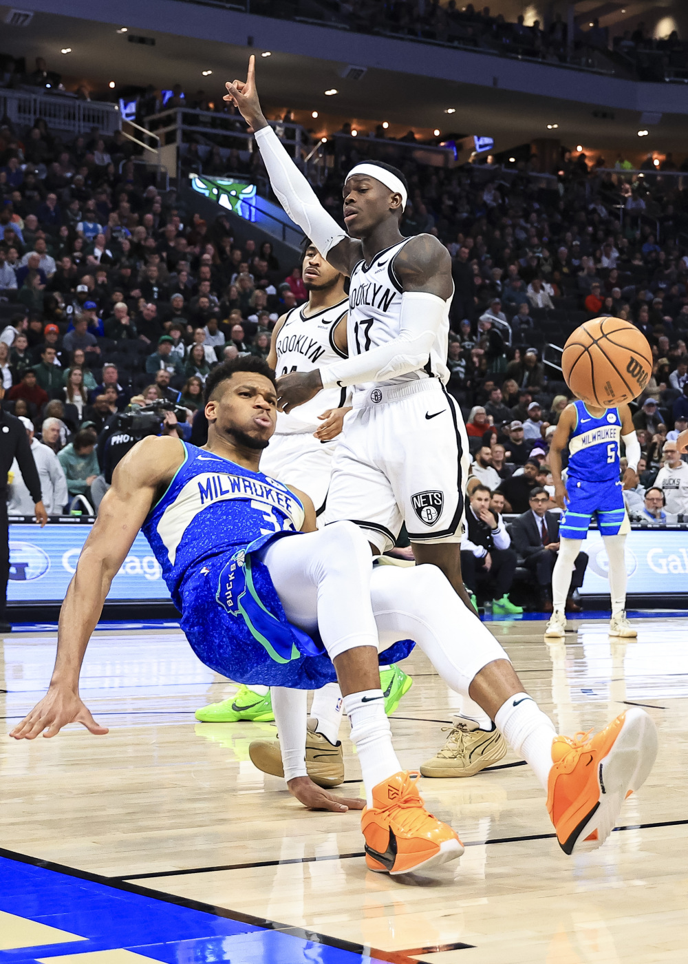 篮球nba常规赛雄鹿胜篮网2