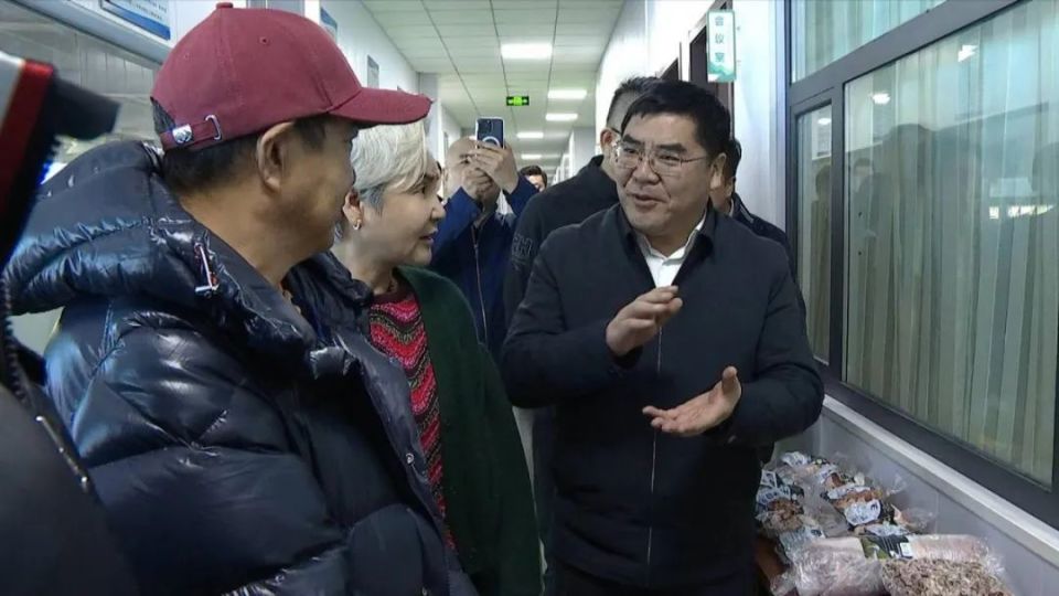 北京市紫光园餐饮集团来东乡县考察调研