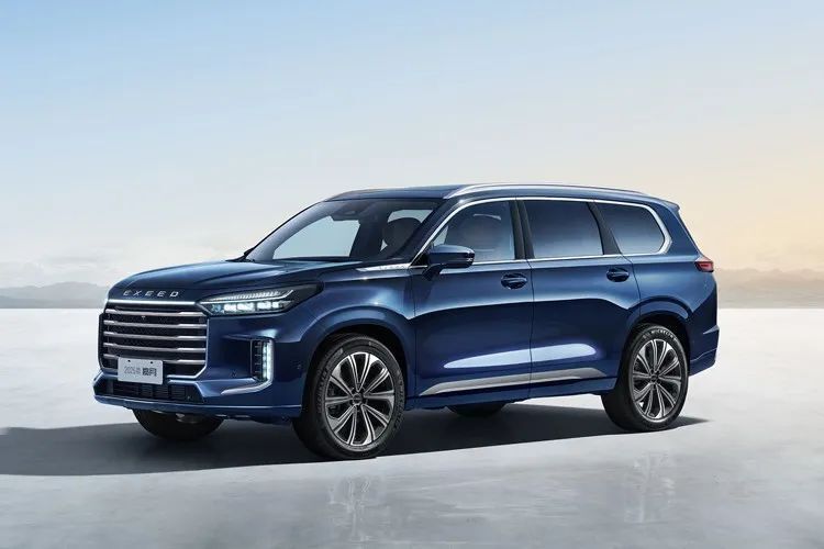 因为可以装家充,想入插混或增程,比亚迪唐的三排空间稍微有点不满意