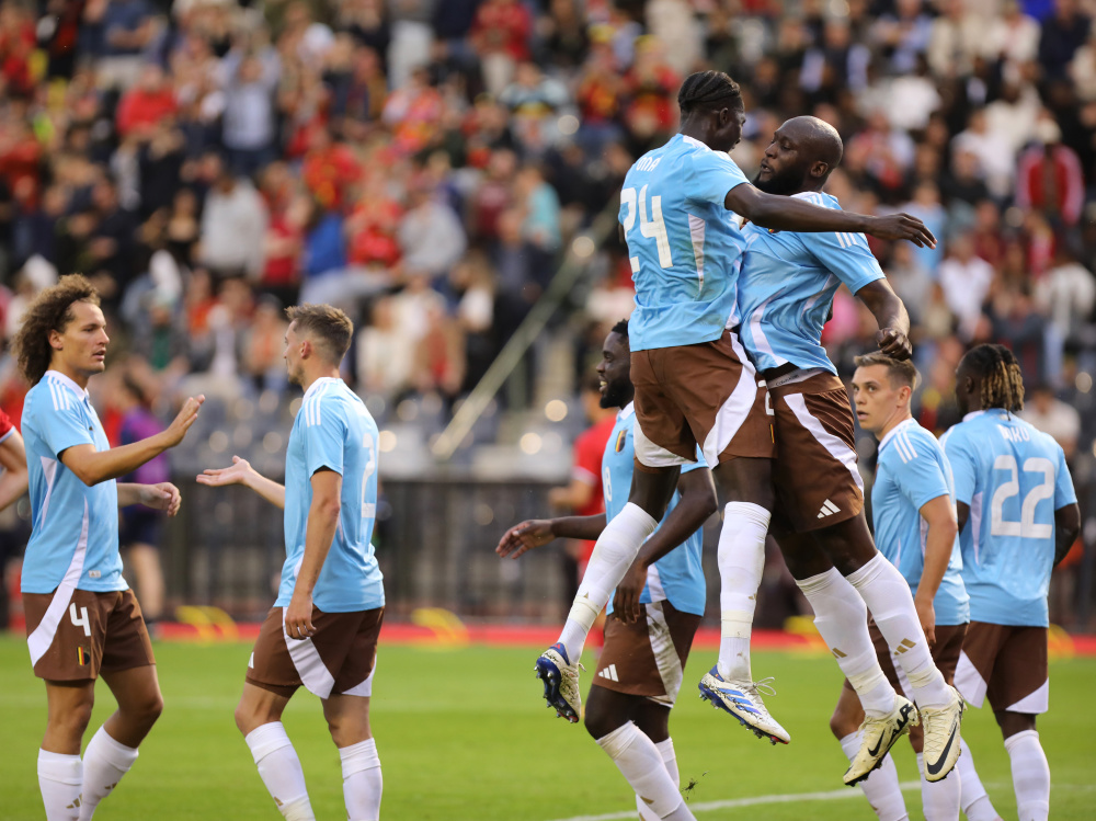 足球——友谊赛:比利时胜卢森堡