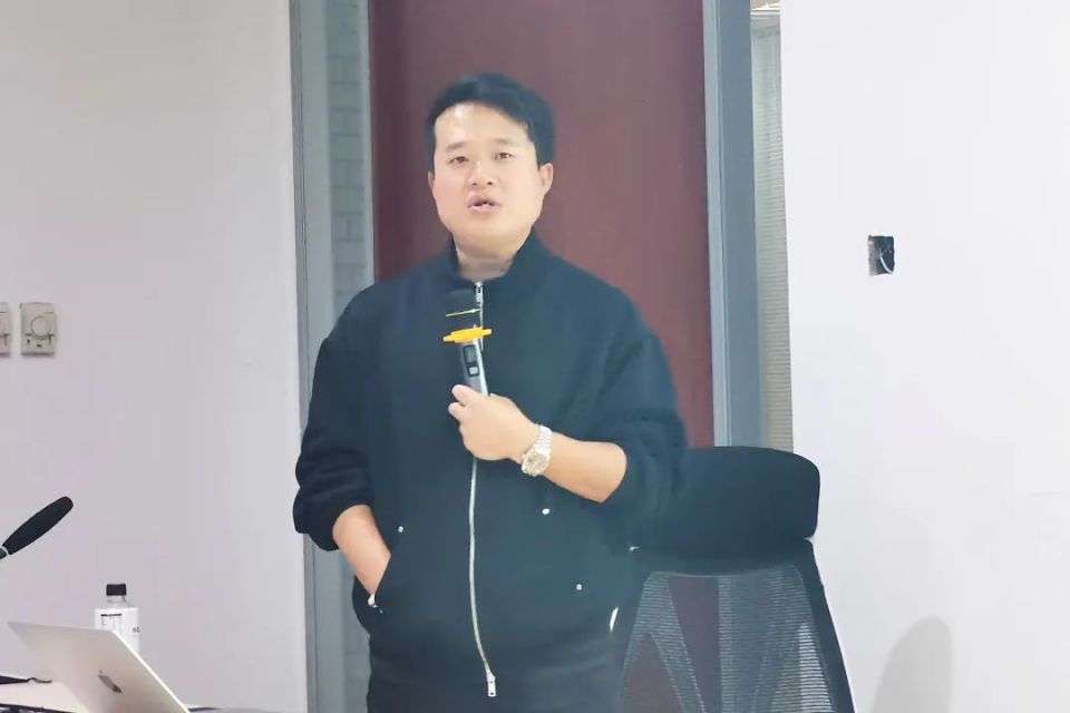 北大经济学院“金工首席谈”系列讲座第31讲 | 安宁宁：如何使用DeepSeek提高投研效率_腾讯新闻