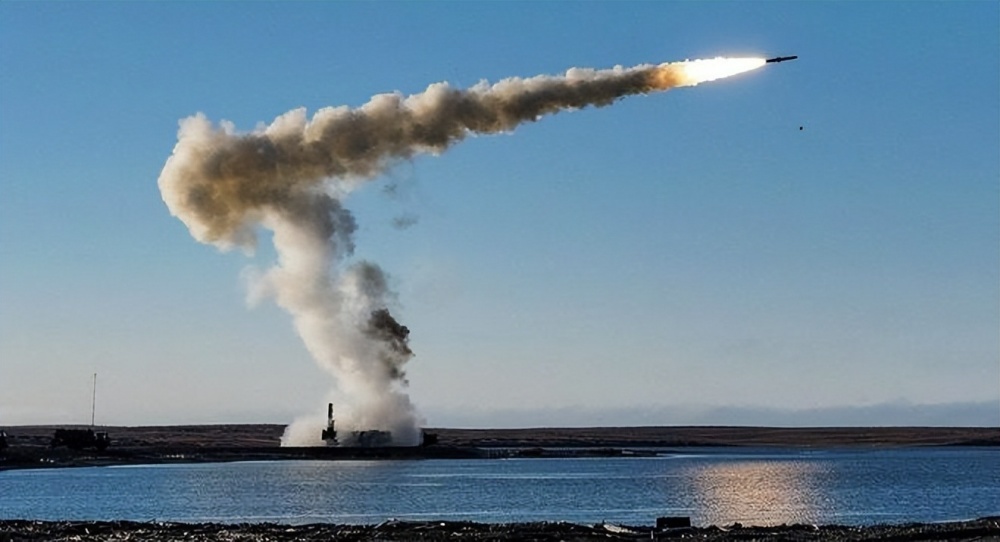 印度試射新型反艦導彈,目標直指中國海軍,能比過鷹擊-21嗎?_騰訊新聞