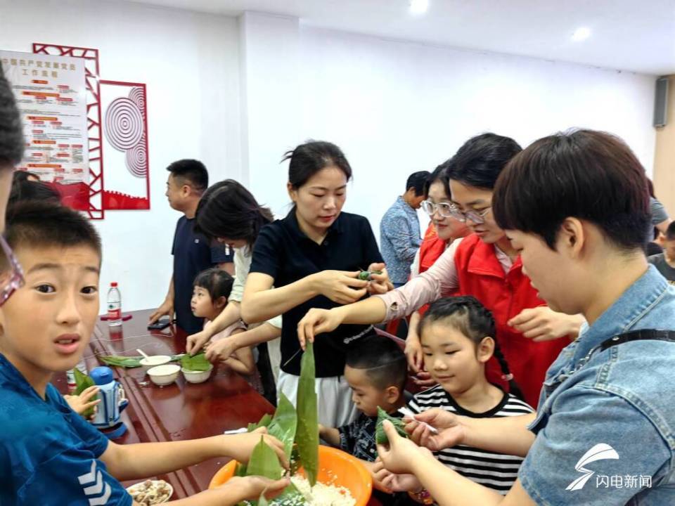 防溺水安全教育知识讲座,夏季来临,向家长宣传防溺水的重要性和必要性