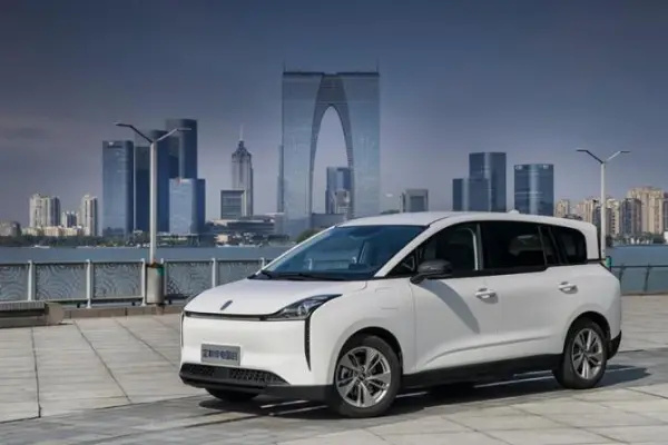 一汽奔腾新能源转型大计意图用老头乐搅局