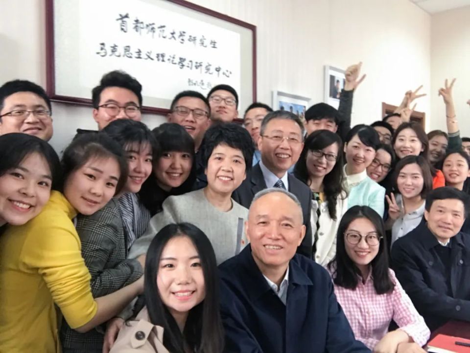 与刘艺相似的还有现任清华附小语文教师刘泽宇,她是初等教育学院2022