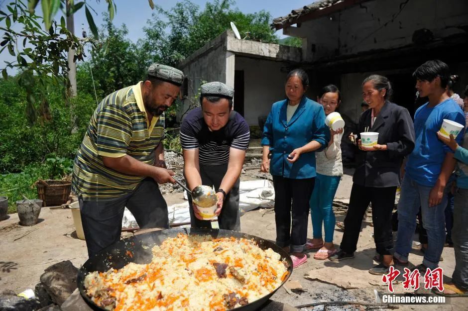 【天山·榜样】"草根慈善家"阿里木江·哈力克-腾讯新闻