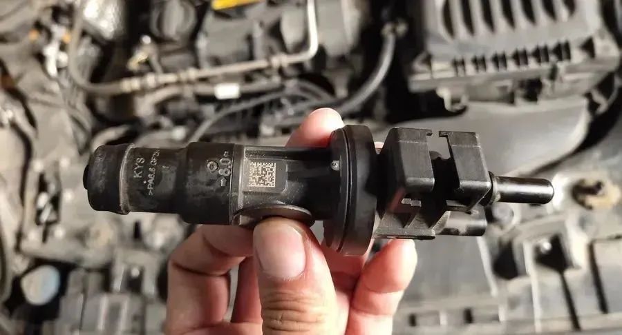 加油猛跳枪,开盖就"放屁",必须得花几百上千换碳罐?