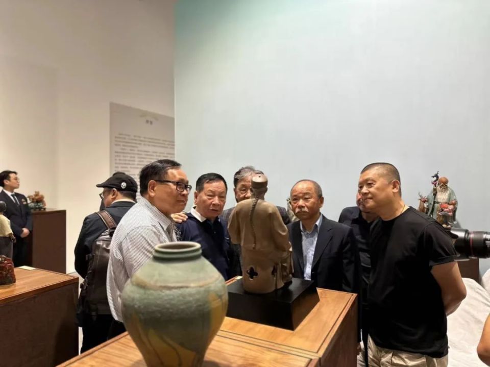 佛山陶艺大师代表,澳门陶艺家代表,权威专家教授等围绕主题《对中国