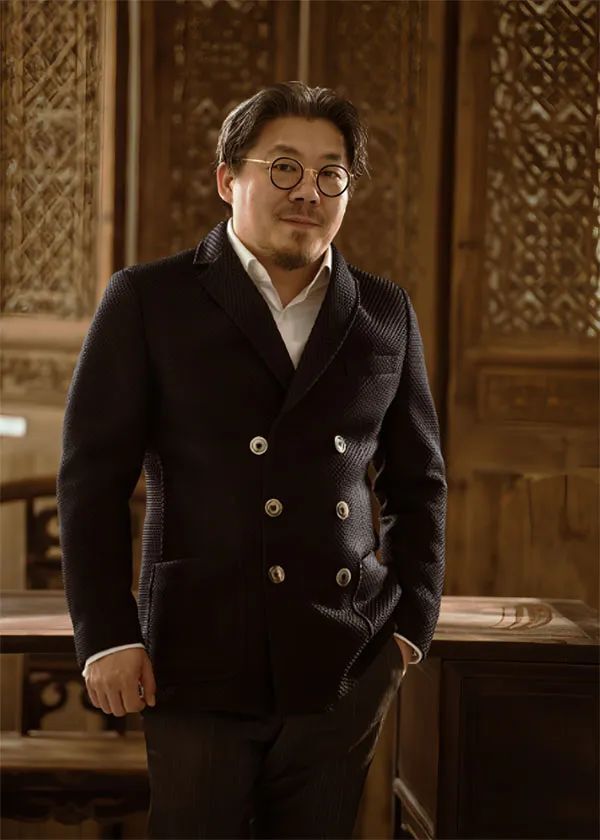 凯旋画廊即将推出艺术家卢昊个展「纷扰的世界」_腾讯新闻