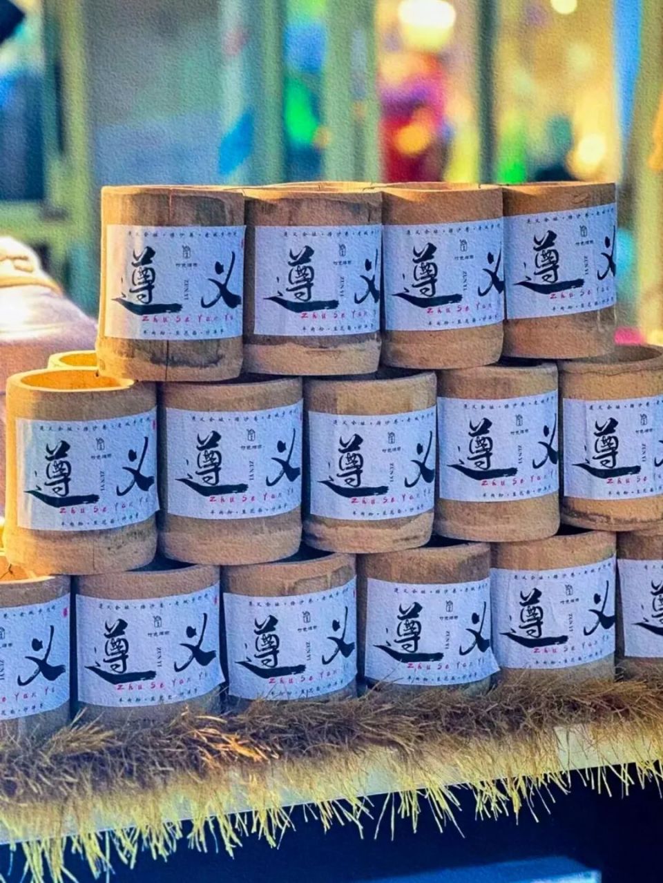 每个疯狂的景区,都有一家血赚的烤鱿鱼