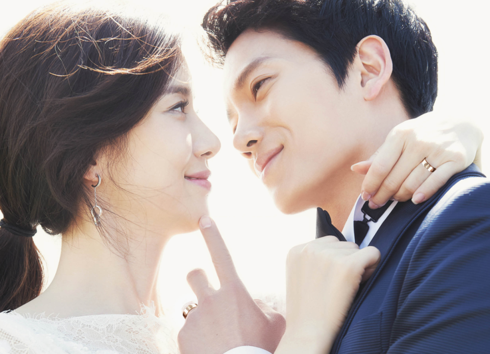 李宝英晒老公视角约会照面若桃花好幸福网友池大摄影师的杰作