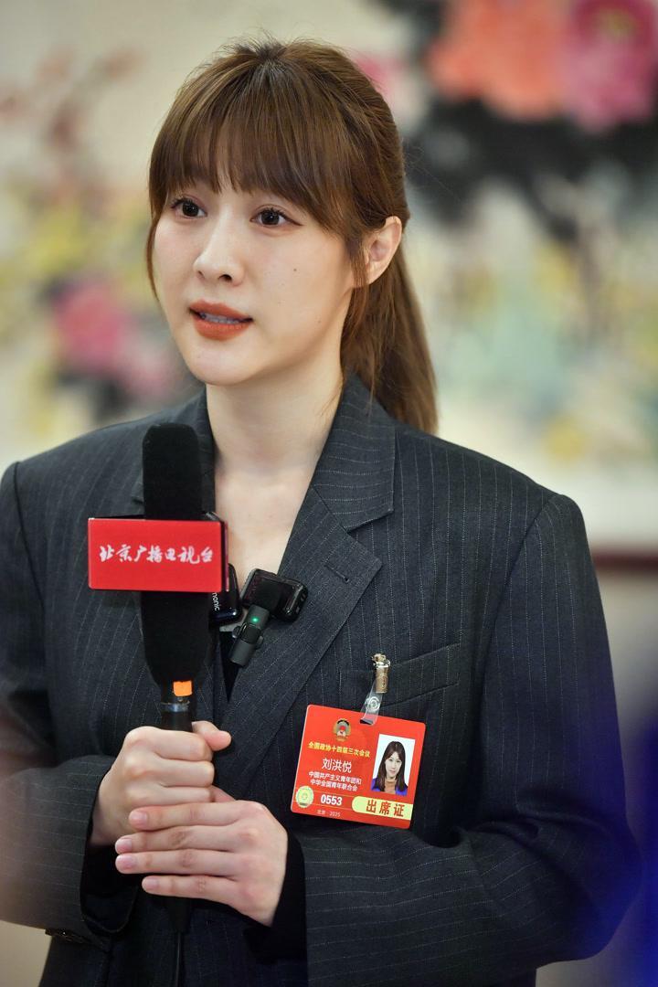 刘洪悦委员：做中国故事的讲述者 书写履职新答卷_腾讯新闻