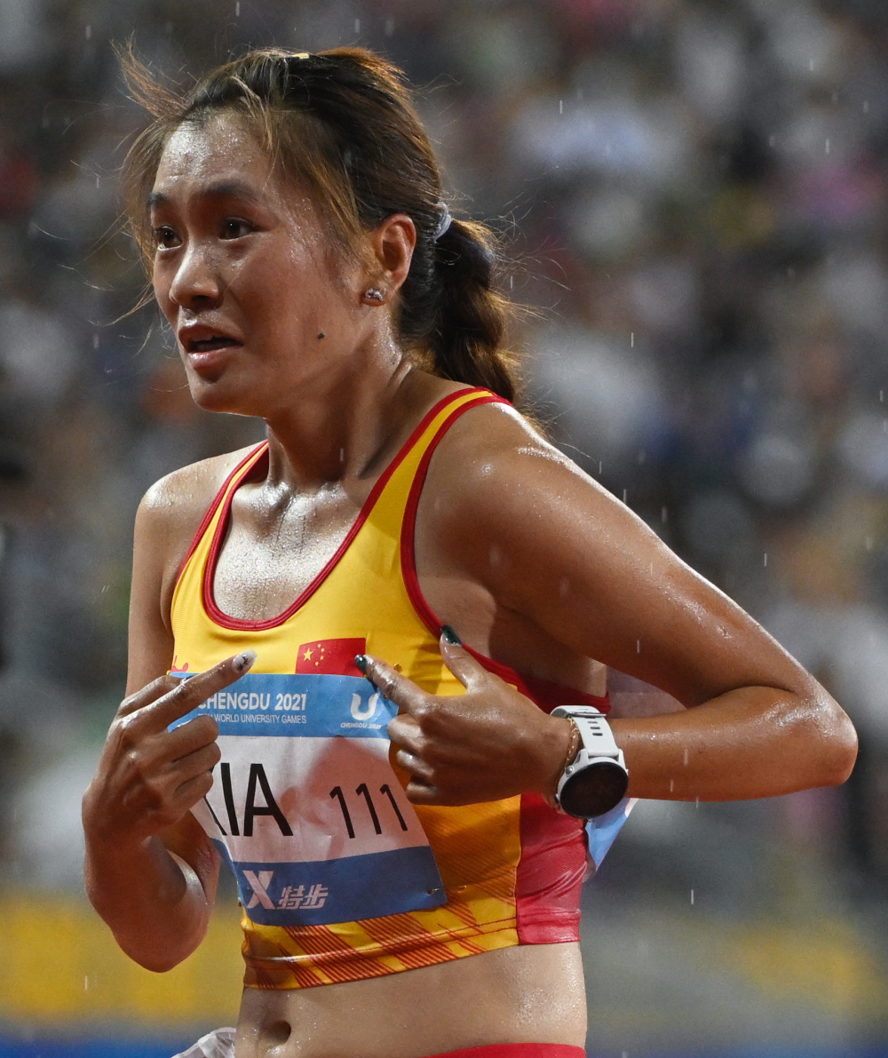 （成都大运会）田径——女子10000米：夏雨雨夺冠(3)_腾讯新闻