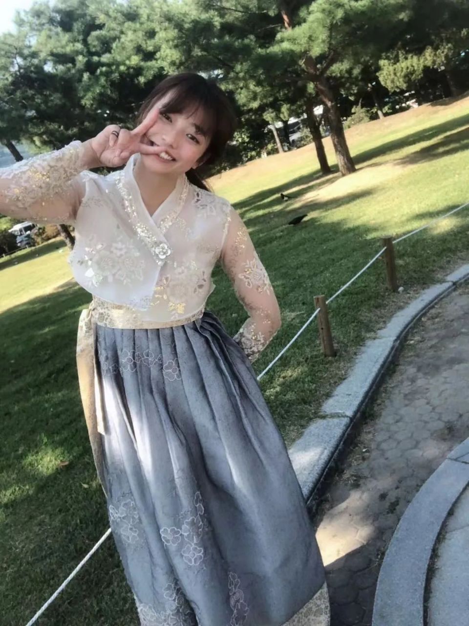 "重生"之我在横店当群演:从一天赚108元到300万广告代言梦_腾讯新闻