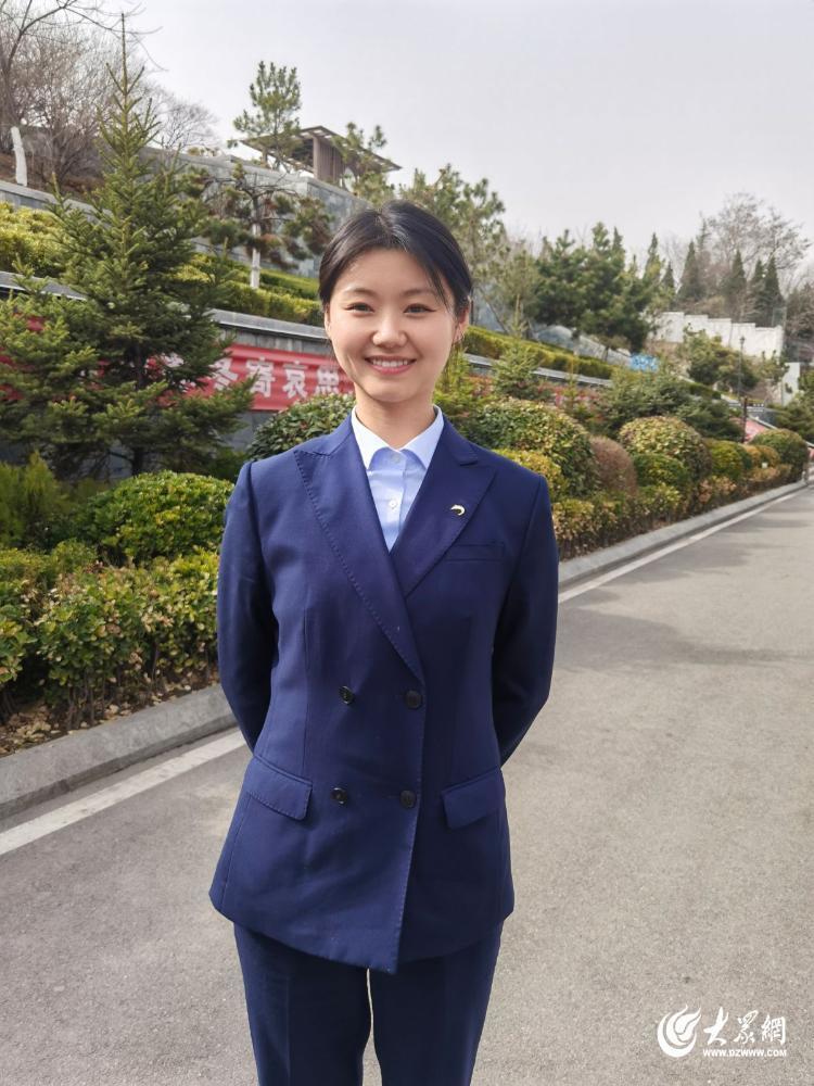 1998年出生的王文静,大学专业就是现代殡葬技术与管理,可以说是"科班