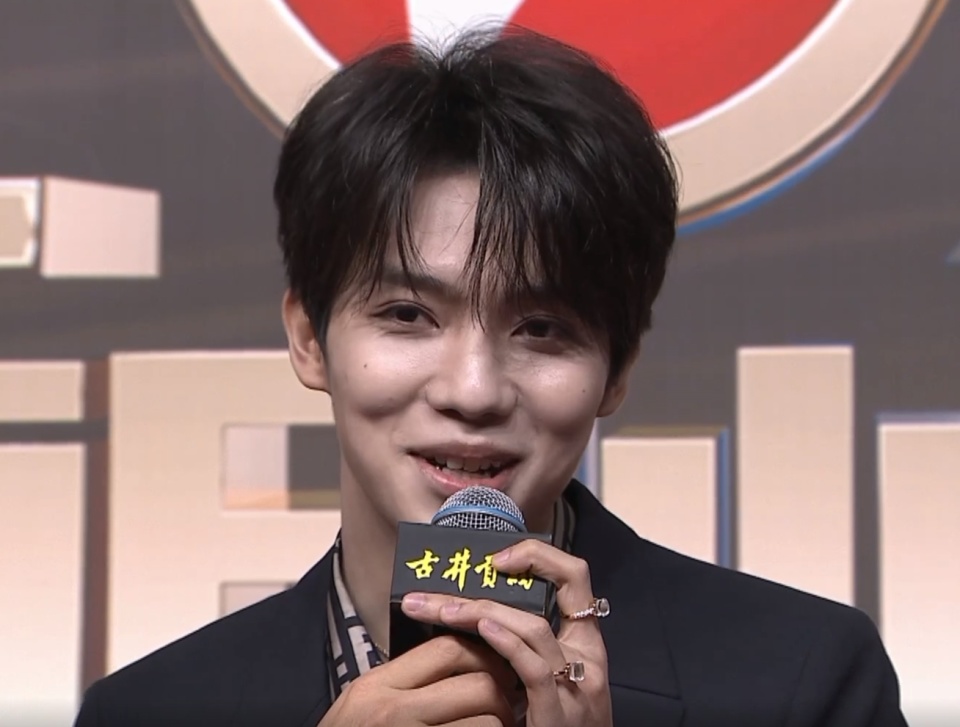 2023国剧盛典红毯成"明星现形镜",冯绍峰双眼无神,周涛状态良好_腾讯