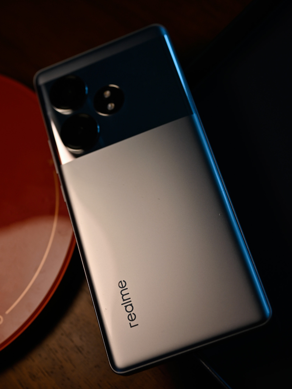 安兔兔跑分超130万,屏幕亮度高,1699元买真我gt neo6 se值不值_腾讯