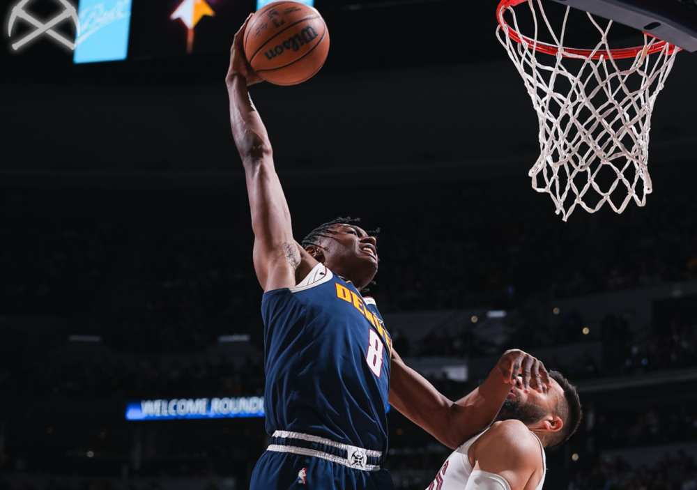 下半场易边再战,波普,雷吉和戈登相继在外线发炮,掘金凭借13-2的够鼢