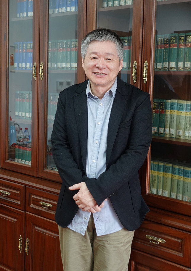 面对纷扰的世界,这位大学教授说:"从植物的默默生长中学会耐心"_腾讯