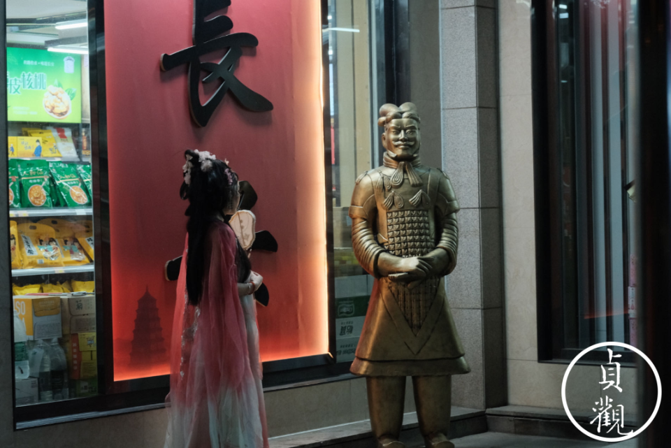 西安街头到底有多少在打工的兵马俑?