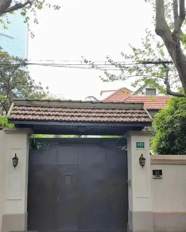 突然爆红！上海静安巨鹿路一套老洋房卖出天价，单价超100万/平！哪些人住在这_腾讯新闻