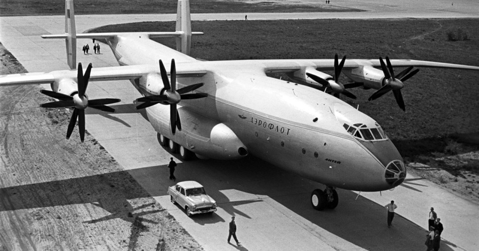 安-22"安泰"涡轮螺旋桨运输机首飞60周年_腾讯新闻