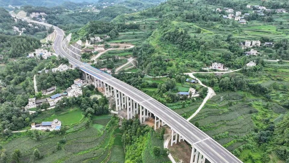 德余高速公路是《贵州省交通运输"十三五"发展规划》重点实施项目