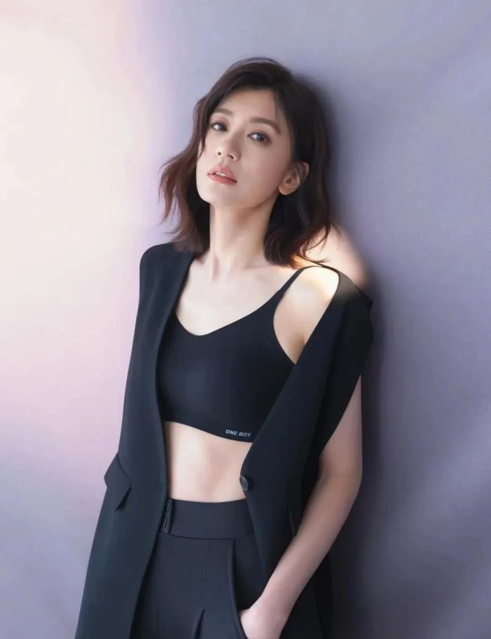 52岁黎姿和44岁高圆圆同框,"纯天然"和"医美"的差距一目了然