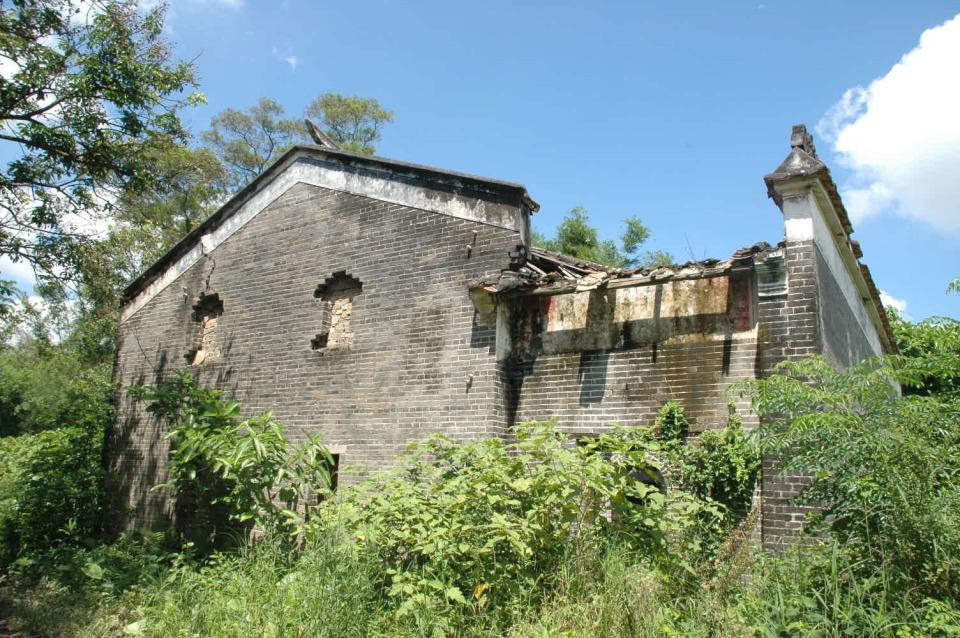 抓住城镇化大潮 小村"融"城富起来