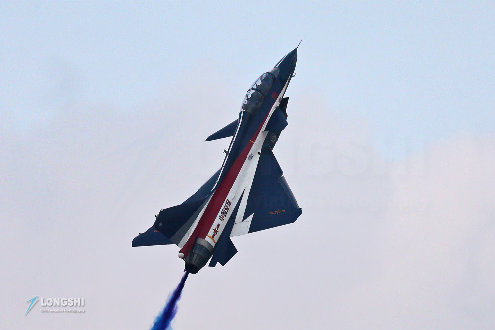 美英轰炸也门歼10c战机再次踏出国门八一飞行表演队飞赴沙特