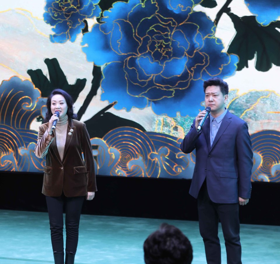 青岛京剧名家张建峰王艳联袂演唱武家坡选段