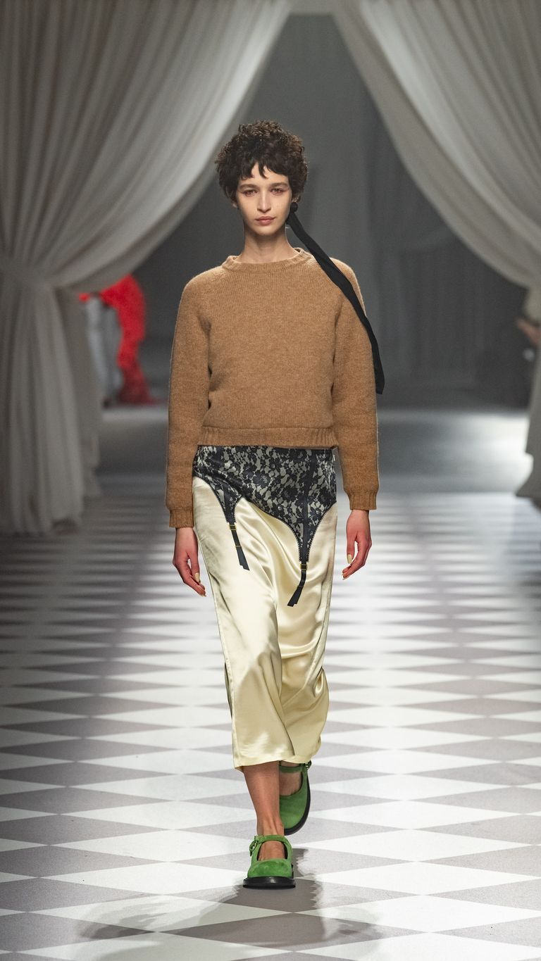 moschino 2024秋冬女装系列时装秀 collezione 0_腾讯新闻