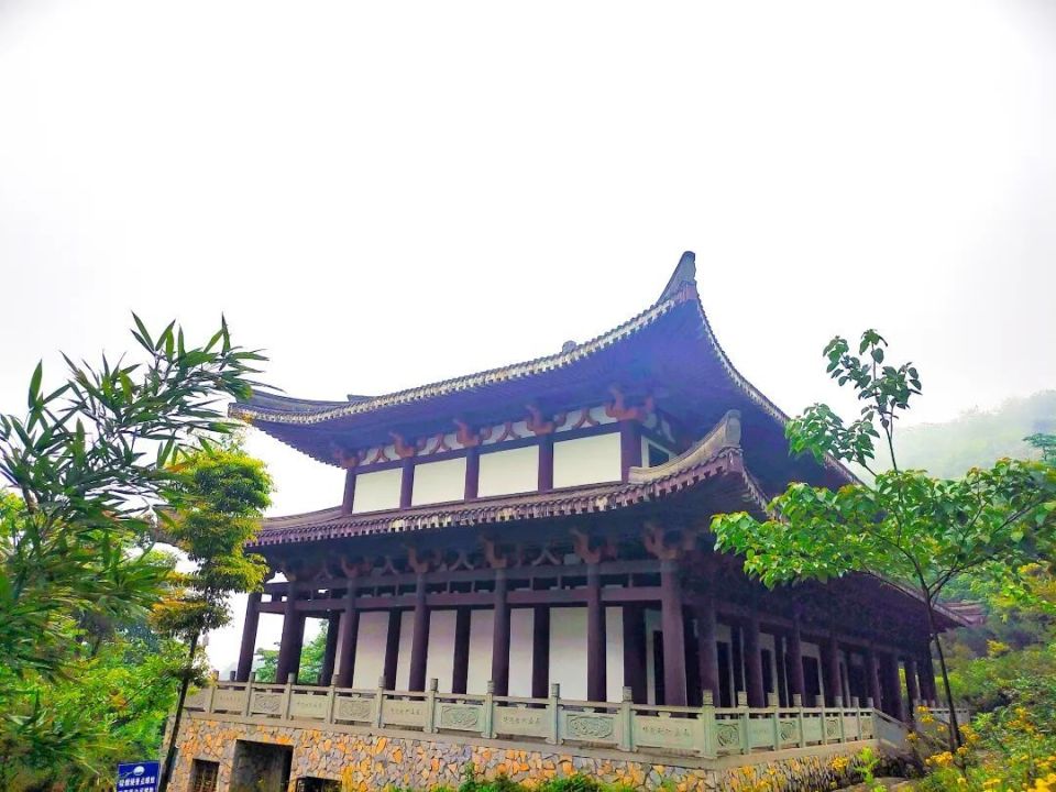 "五一"倒计时丨抓住假期尾巴向着美女峰出发!