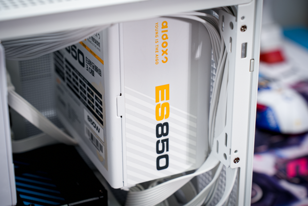 这次真的小还轻!九州风神ch160 itx小机箱装机实测