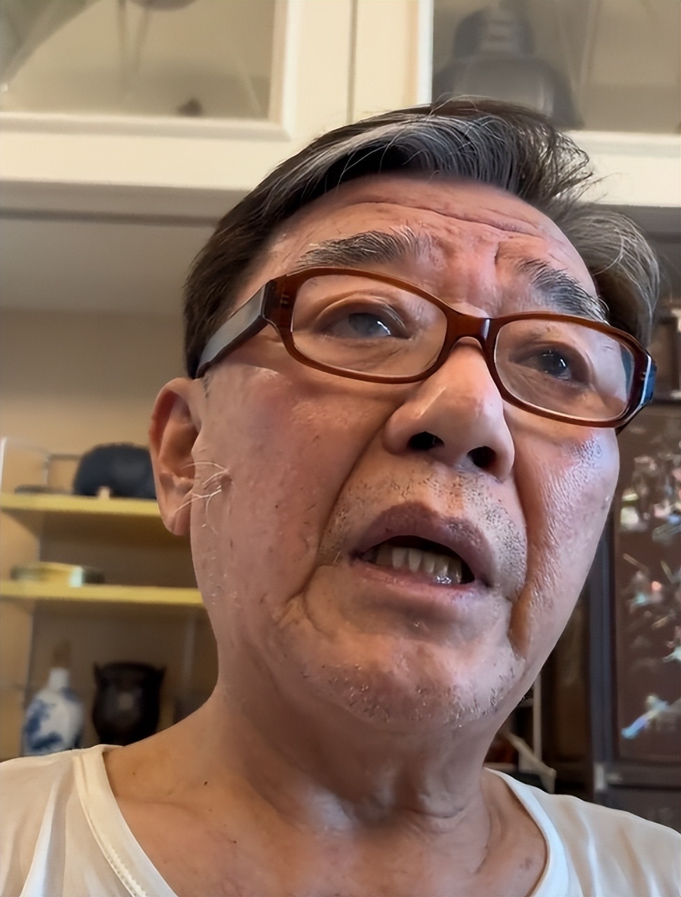 李立群反悔回台湾退休称演员不是公务员九十岁也是能够拍戏的