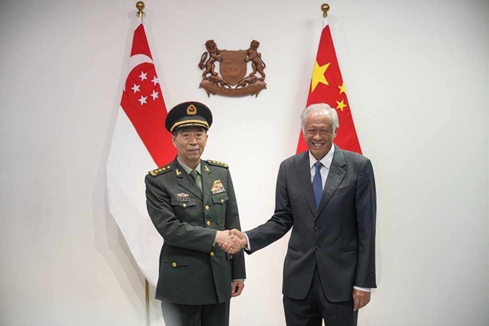解放军的行动比言语管用,美国防长托新加坡带口信