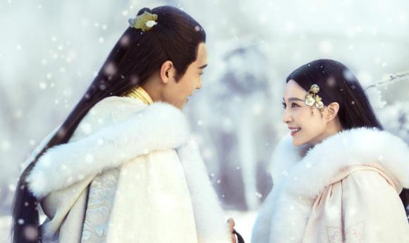 结果这部剧刚刚看到一点点曙光,身为女主的范冰冰就因为严重的税问题