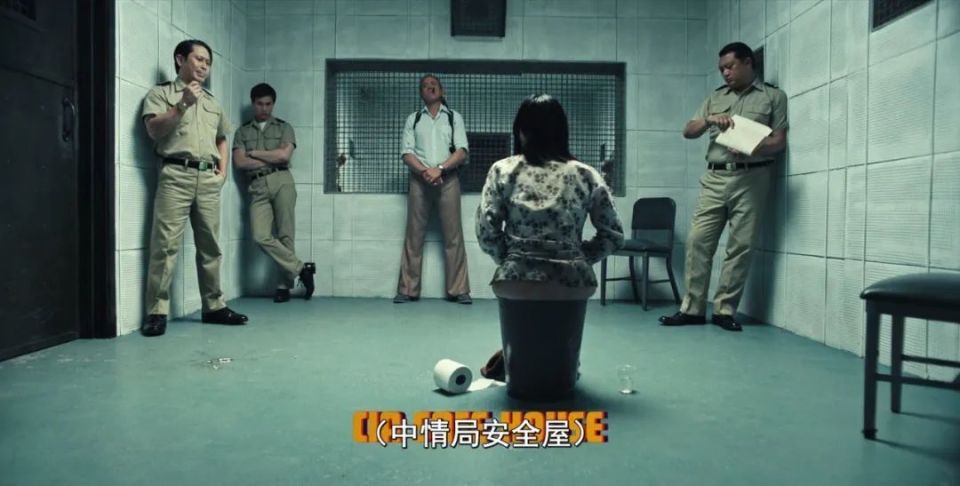 第1集的故事,发生在1975年冬天的西贡.