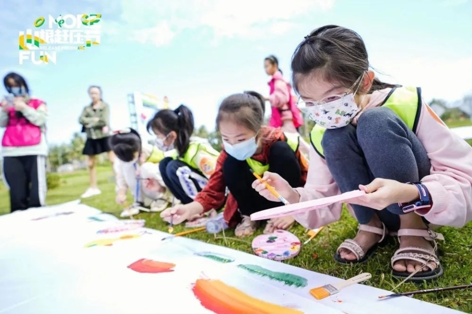央媒看万宁｜央视《新闻直播间》栏目聚焦万宁山根镇“乡村赶压节” 助力乡村振兴_腾讯新闻