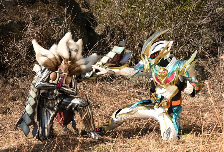 假面骑士歌查德第29话官方预告 白金歌查德大战九尾狐马尔甘_腾讯新闻