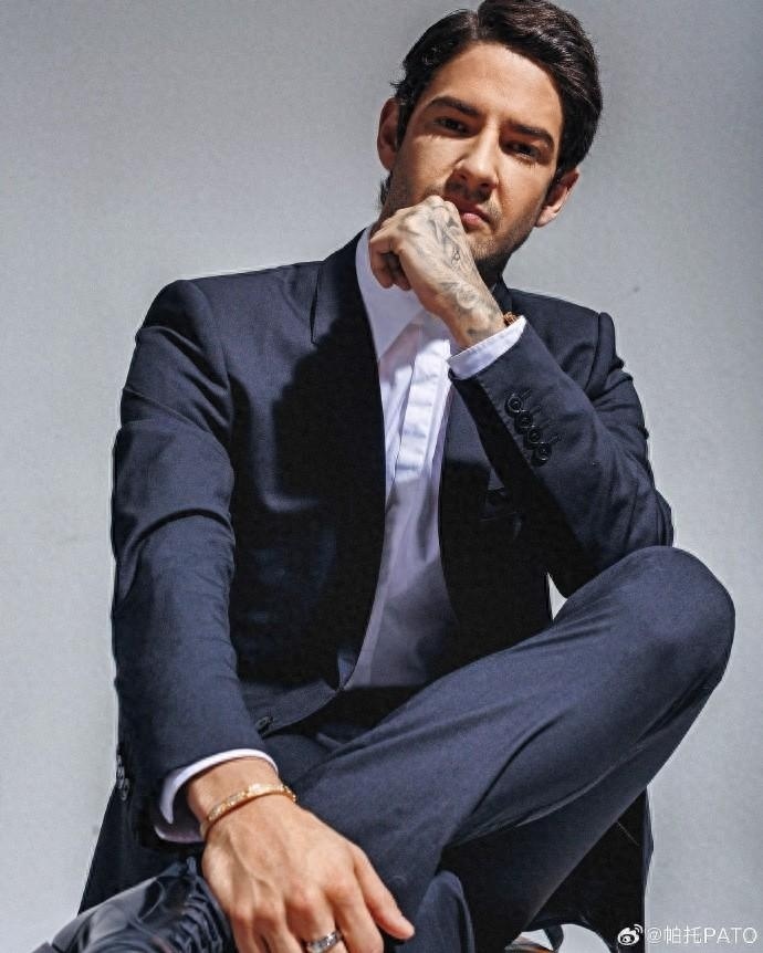 巴西金童帕托更新社媒暗示好事将近,此前效力中超曾疯狂示爱迪丽热巴