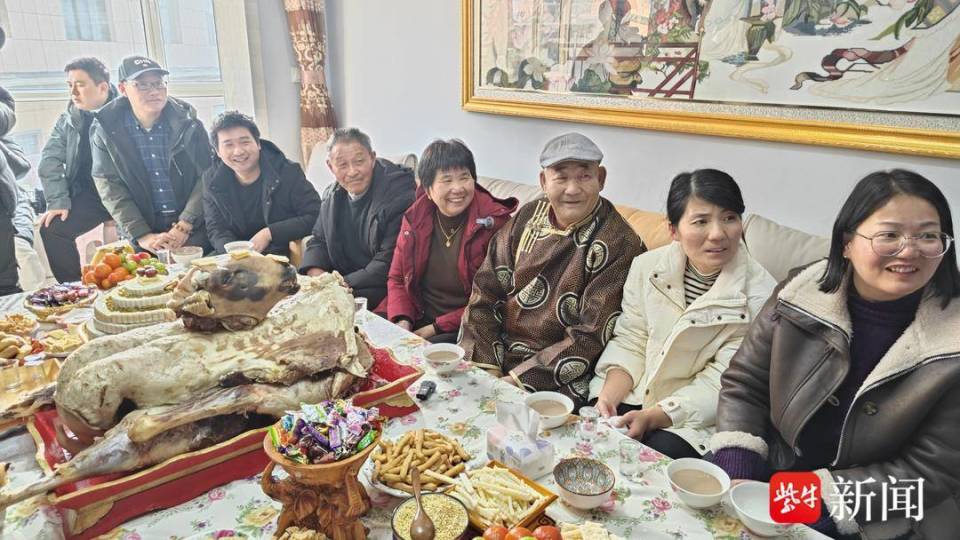 30位亲戚张罗两天还宰了羊！“国家的孩子”扎拉嘎木吉用蒙古族最高礼仪欢迎南京姐姐_腾讯新闻