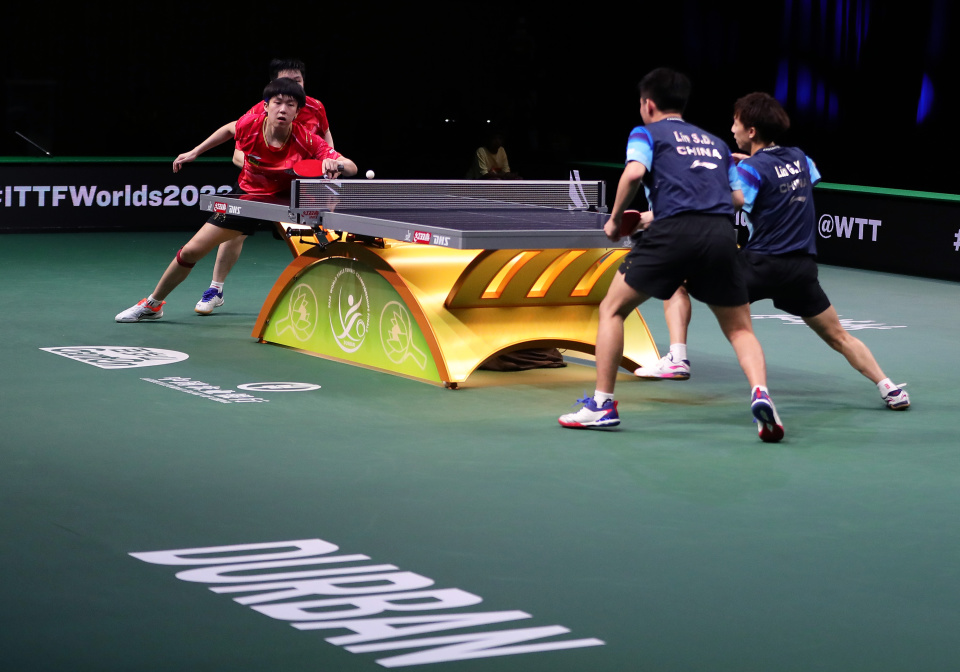 (体育)乒乓球——世乒赛:樊振东/王楚钦晋级男双四强(2)
