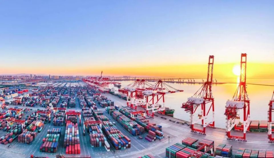 今年,大连口岸将再接再厉,勇毅前行,以"2.