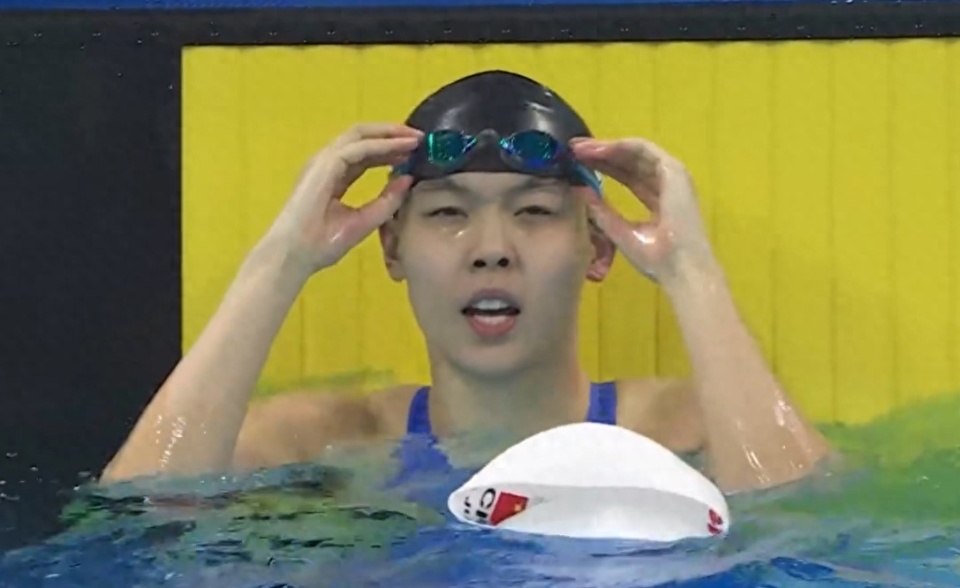 杨浚瑄获女子100米自由泳冠军