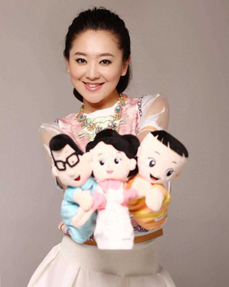 月亮姐姐王淏央视当红主持人低调嫁给富商39岁高龄产子