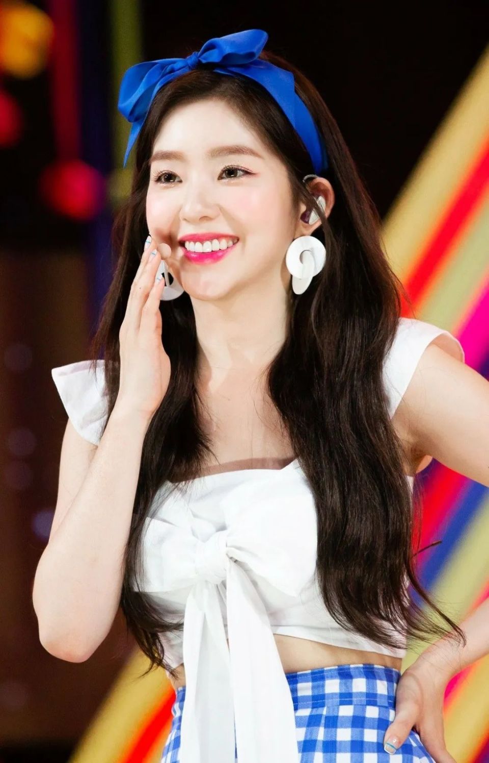 像是irene裴珠泫本身并不是真的脱发,一些发际线的问题以及发缝,她