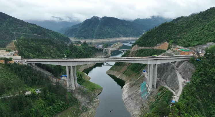 剑黎高速主体工程施工完成,有望于年内实现全线通车